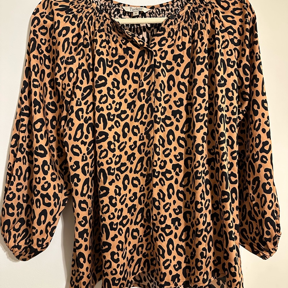Barely worn Tucker NYC leopard blouse, small